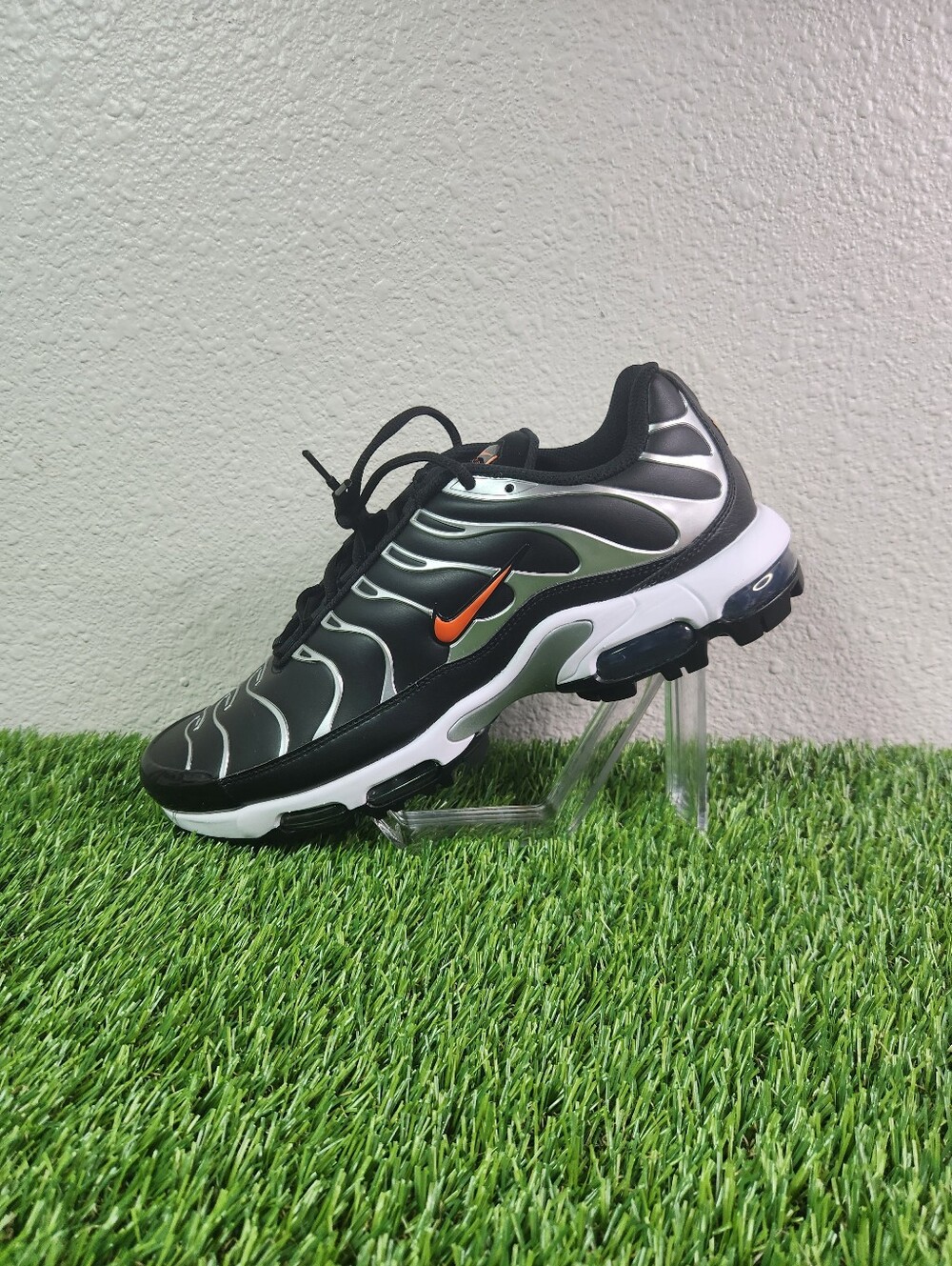 Size 11.5 - Nike Air Max Plus Golf Shoes Black Total Orange FZ4150-002 New